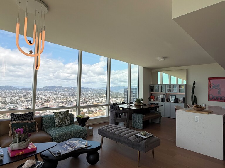 Luxury Ph 2.5-bed/bath Apartment In Welcoming Los Angeles With Pool & Gym Access - South Gate, CA