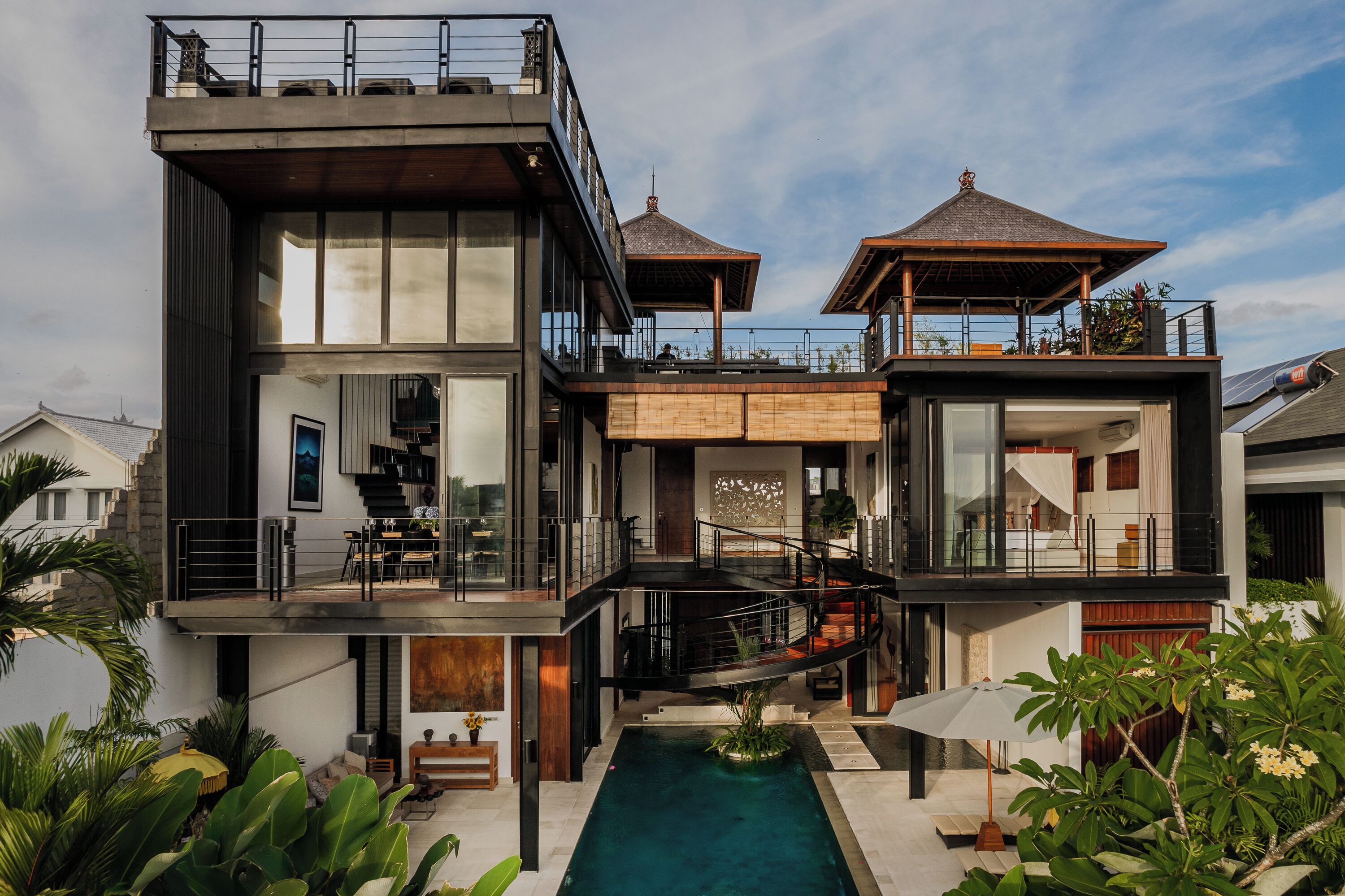 Outdoor pool, pool umbrellas, sun loungers