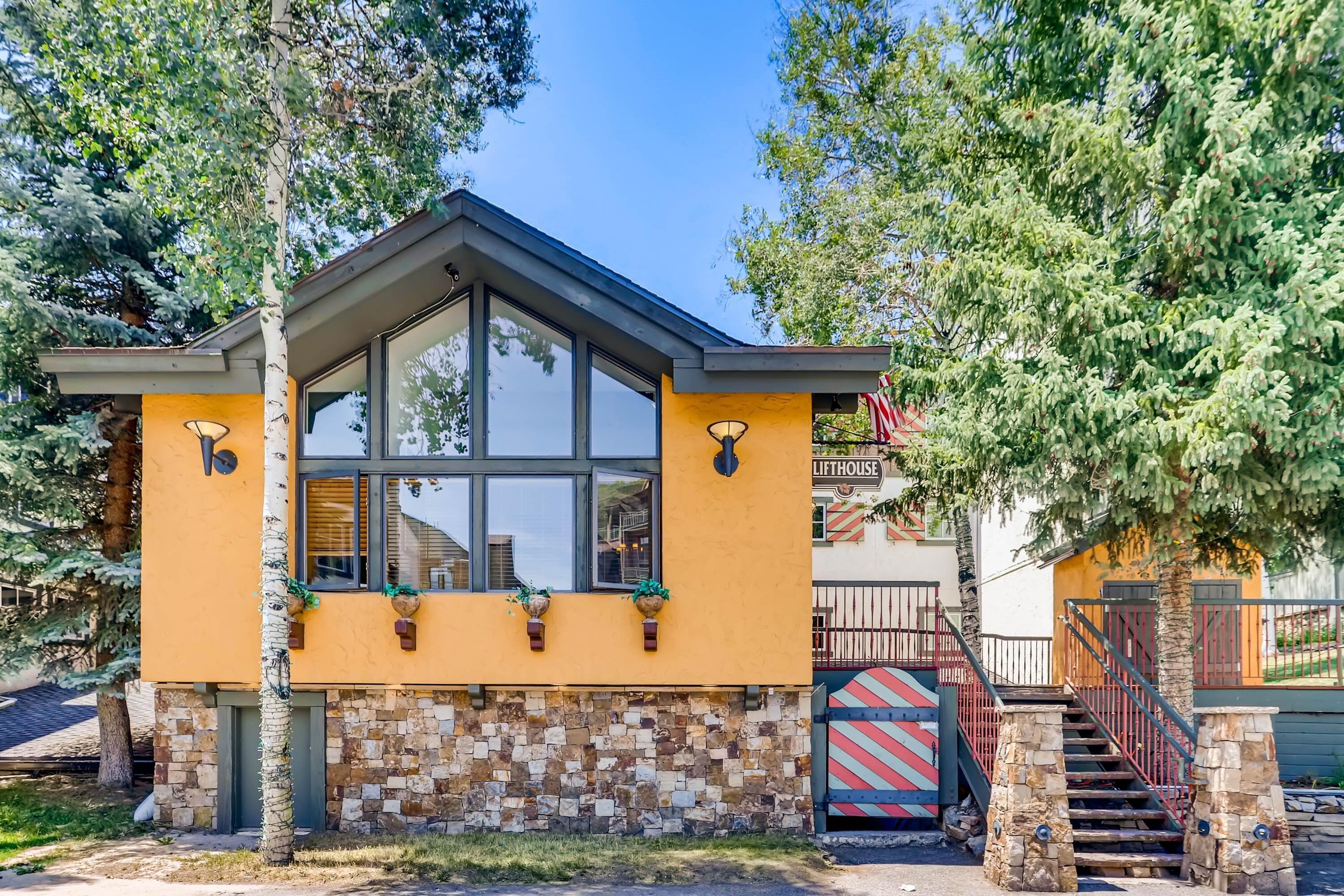 Studio, 1 Queen Bed with Sofa bed (Lift House Lodge, next to Lionshead V) | Exterior