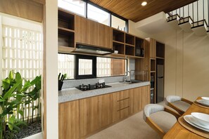 Villa, 2 Bedrooms, Private Pool, Pool View | Private kitchen | Fridge, microwave, stovetop, coffee/tea maker - Bintang Villas Ubud (Ubud)