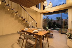 Villa, 2 habitaciones, piscina privada, vistas a la piscina | Servicio de comidas en la habitación