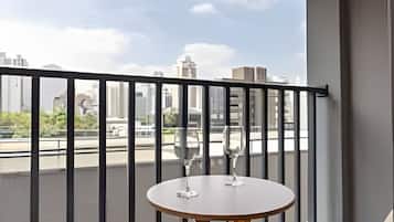 Apartamento | Restaurante al aire libre