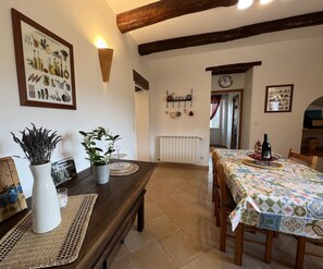 Dining - Gîte "Le Colombier", weekly rental, 2personnes, 50m2 (Vinsobres)