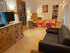 Iron/ironing board, free WiFi, bed sheets - Gîte "Le Colombier", weekly rental, 2personnes, 50m2 (Vinsobres)