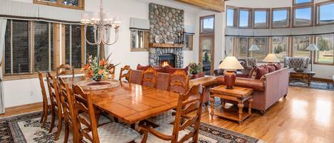 House, Multiple Beds (4BD Private Arrowhead Home on Golf Co) | Dining