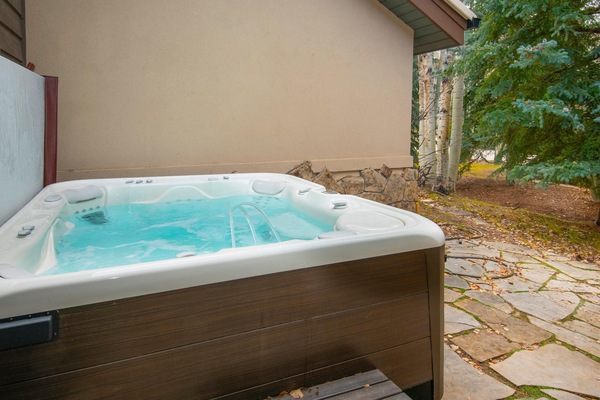 House, Multiple Beds (4BD Private Arrowhead Home on Golf Co) | Outdoor spa tub