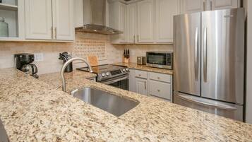 Condo, varias camas (Seasons at Avon 513, 2BD Condo in hea) | Cocina privada