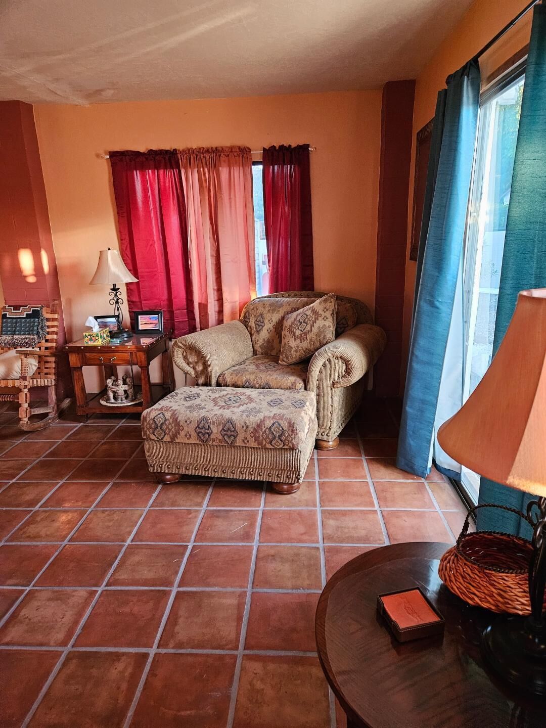 Peaceful Desert Hacienda: 2 Bedrooms, Wi-fi & Mountain Views - Patagonia, AZ