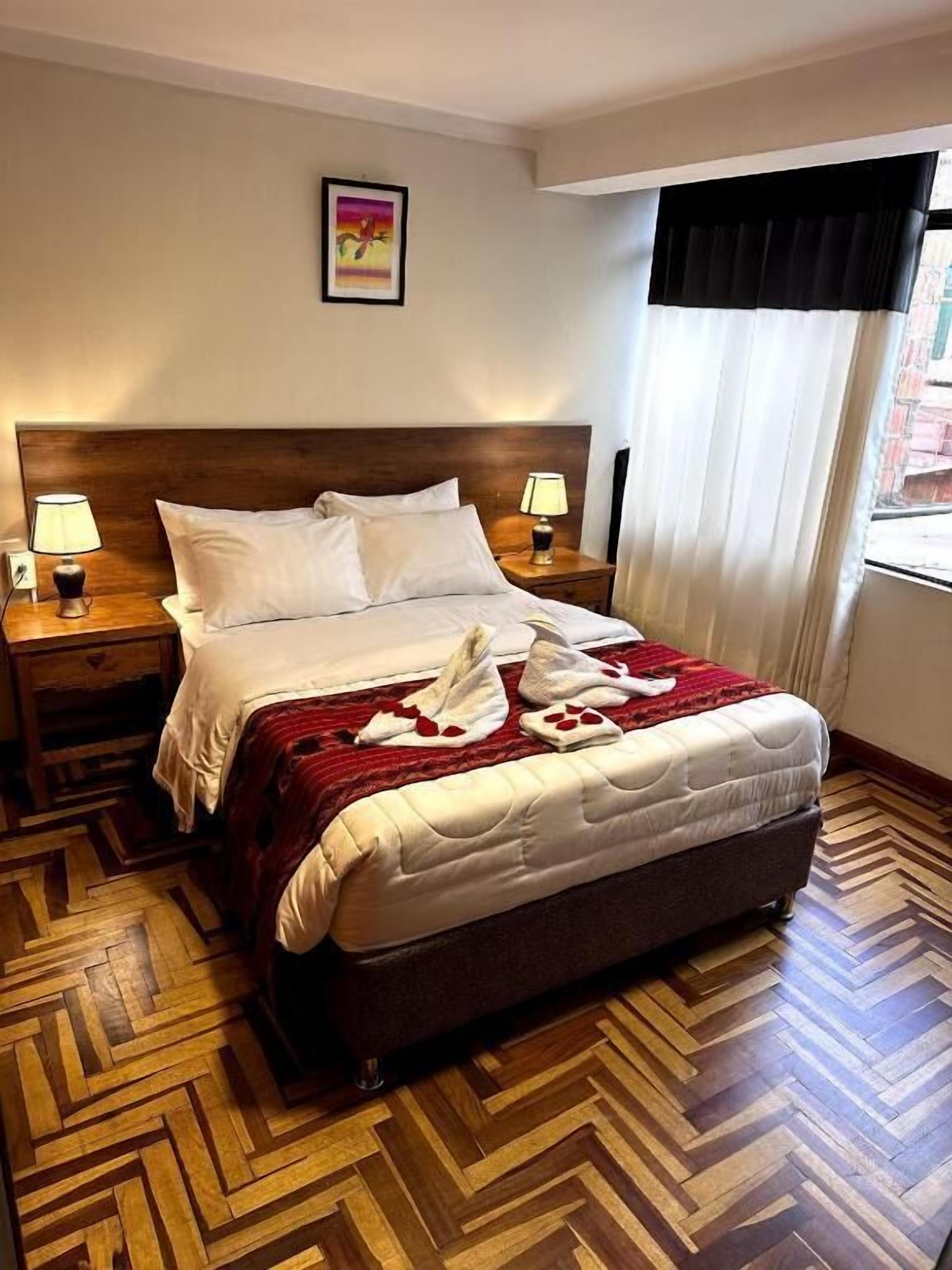Doppia Basic, patio, vista cortile | Una scrivania, postazione laptop, insonorizzazione, Wi-Fi gratuito
