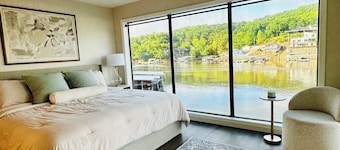 Beautiful Lakefront Condo- Family-Friendly, Quiet Cove, PERFECT Location!!