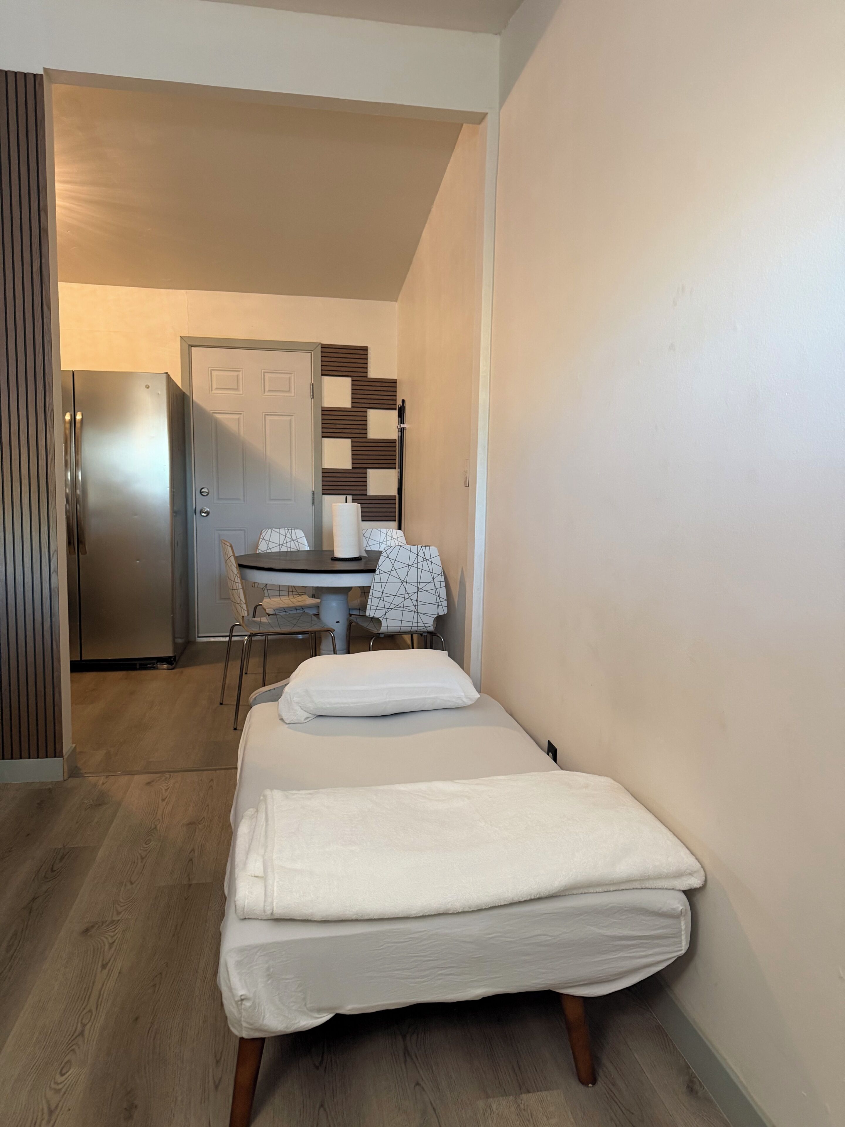 Welcoming 1-bedroom Apartment With Ac In Central Merced Ashluxeliving - Merced, CA