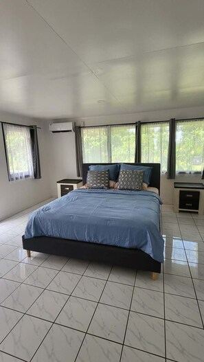 3 bedrooms, WiFi, bed sheets - Home in Apia
Vonny's Garden House (Siusega)