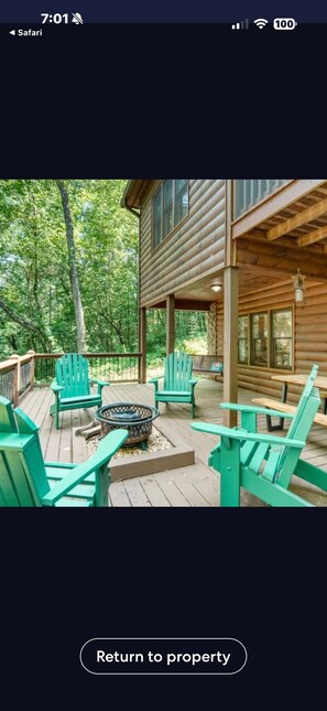 Terrace/patio - Luxurious private cabin! Close to downtown BR • Hot Tub • Arcade & more… (Blue Ridge)