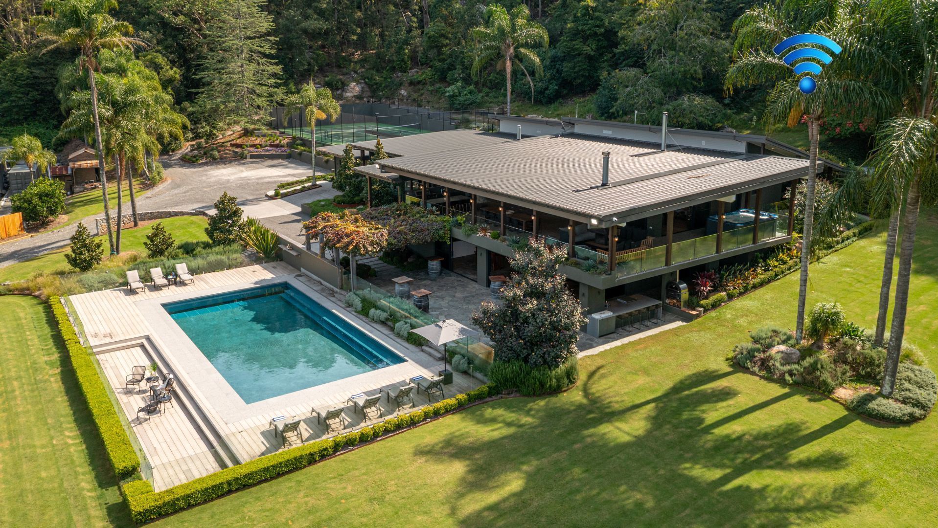 Grants Retreat | Spacious riverside escape | Resort style swimming pool | Outdoor spa | Tennis court