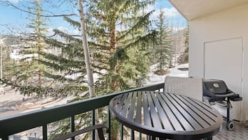Condo, 1 très grand lit (Borders Lodge U204 1BD Beaver Creek S) | Restauration en plein air