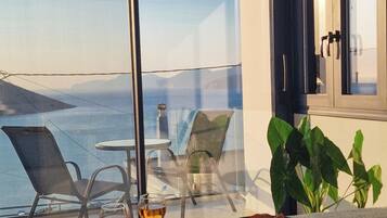 Apartment, Sea View | Dining