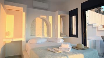 Apartment, Sea View | In-room safe, blackout drapes, soundproofing, iron/ironing board