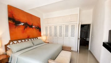 Basic Room, Balcony, Sea View | Desk, blackout drapes, iron/ironing board, free WiFi