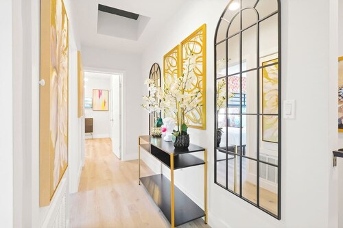 OO. Vibrant 3BR NoHo Suite, Universal 15m, Family