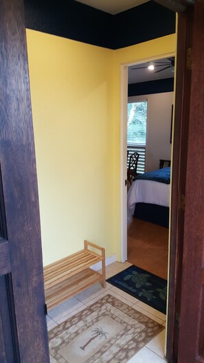 1 bedroom, iron/ironing board, WiFi, bed sheets - Aloha Hideaways- Palm Retreat A (Princeville)