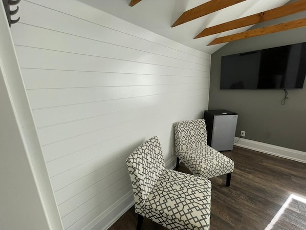 Interior - Coastal suites (Room5) - Grand Bend (Grand Bend)