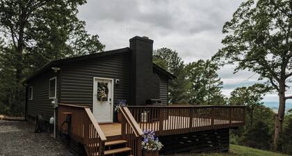 The Overlook at New Market• Scenic view• Hot tub• EV charger• Pet friendly