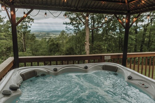 The Overlook at New Market• Scenic view• Hot tub• EV charger• Pet friendly