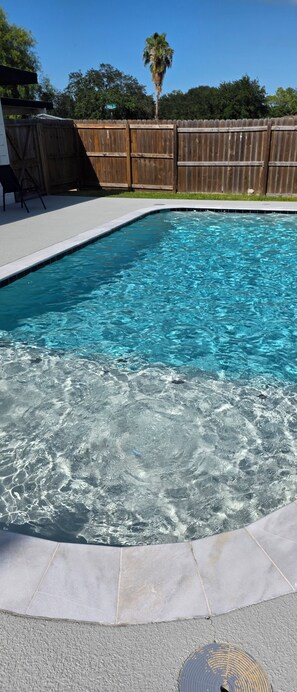 Utomhuspool