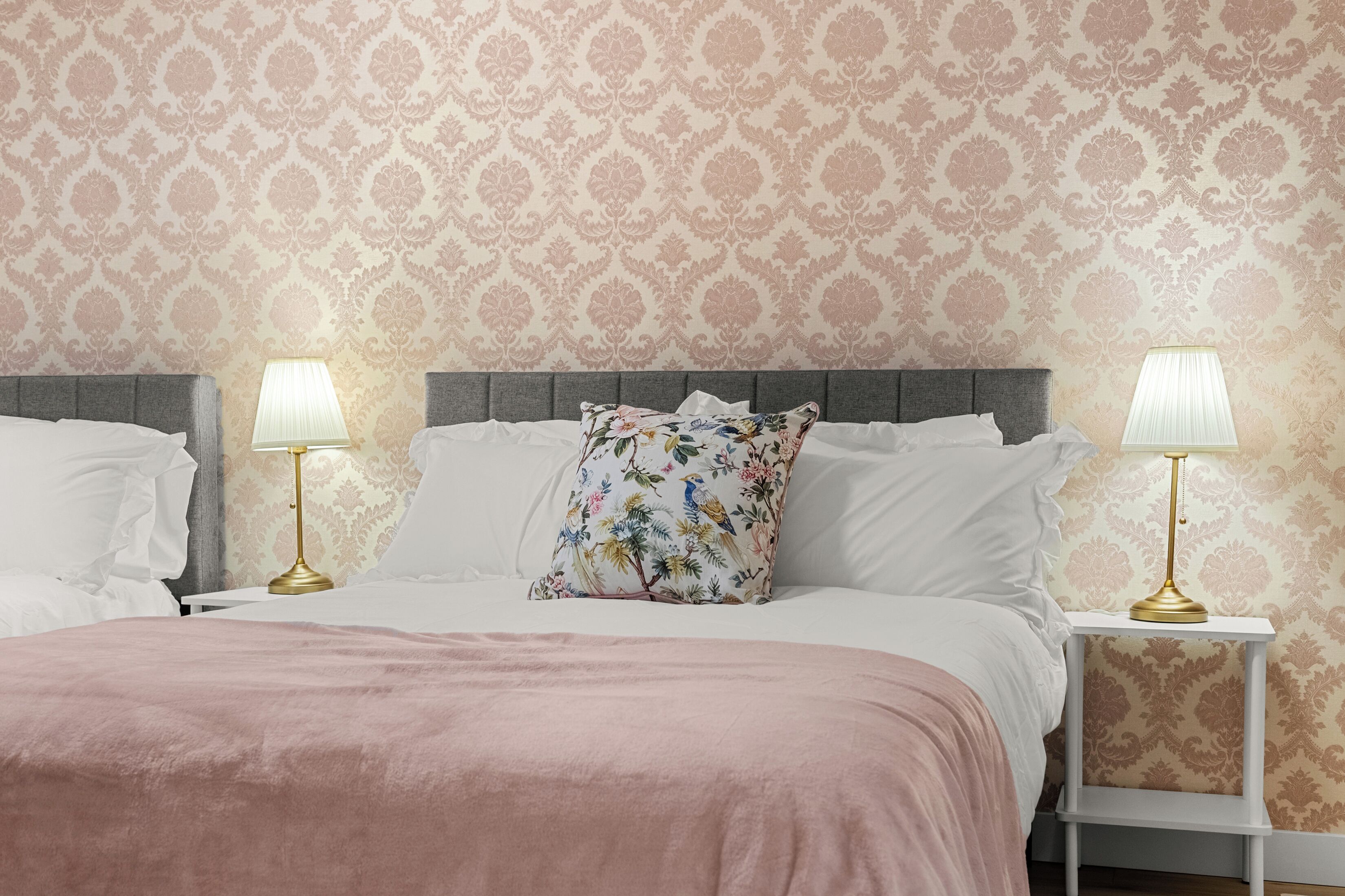 2 habitaciones, tabla de planchar con plancha, internet y ropa de cama 