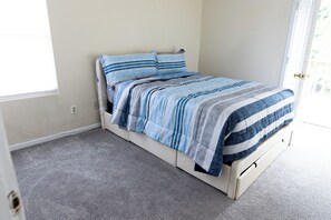 2 bedrooms, iron/ironing board, WiFi, bed sheets