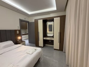 1 bedroom - 004 JRE Apartment With Stunning Boulevard Veiw (Amman)