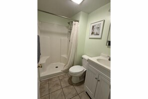 Dusche, Handtücher, Seife, Toilettenpapier