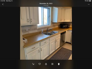 Private kitchen - Charming 2-bedroom condo in beautiful Fond du Lac 20 miles from Oshkosh EAA (Fond du Lac)