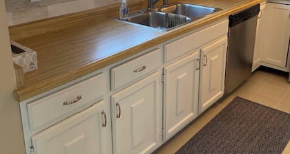 Charming 2-bedroom condo in beautiful Fond du Lac 20 miles from Oshkosh EAA