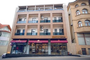 Exterior - Momentum Hotel Baku (Bakı)