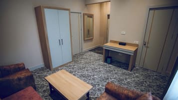 Junior Suite, City View | Interior