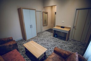 Juniorsvit - utsikt mot staden | Interiör