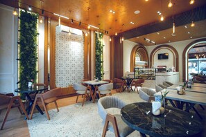 Dining - Momentum Hotel Baku (Bakı)