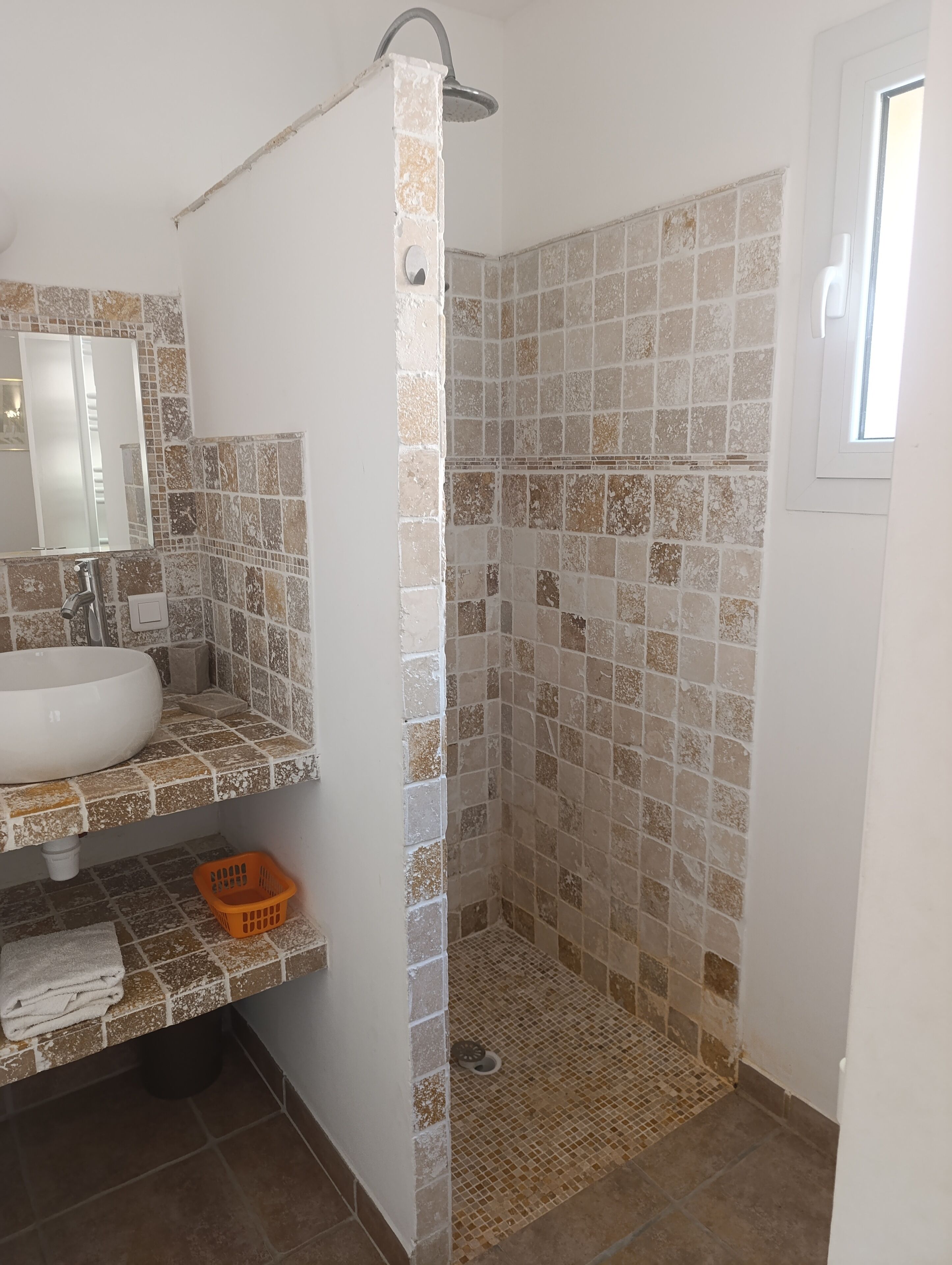 Shower, hair dryer, towels, toilet paper
