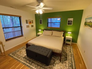 3 slaapkamers, een strijkplank/strijkijzer, wifi, beddengoed