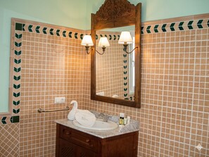 Bathroom - Vrbo Property (Yaiza)