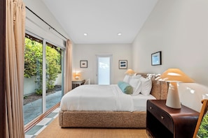4 Schlafzimmer, Bügeleisen/Bügelbrett, Reisekinderbett, WLAN
