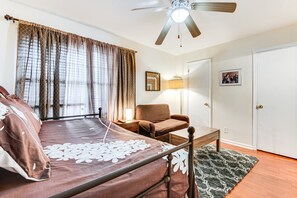 3 quartos, ferros/tábuas de passar roupa, Wi-Fi, roupa de cama