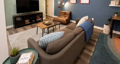 Private 2BR w/ Full Kitchen & Laundry · Near Battery & Downtown Atlanta