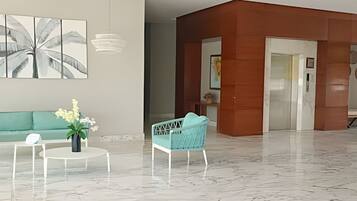 Apartment | Lobby