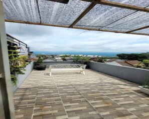 Terrace/patio - Cozzy Penny House Private Pool (BATU)