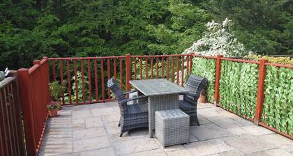 Quirky Cottage On The River in Beautiful Llanidloes