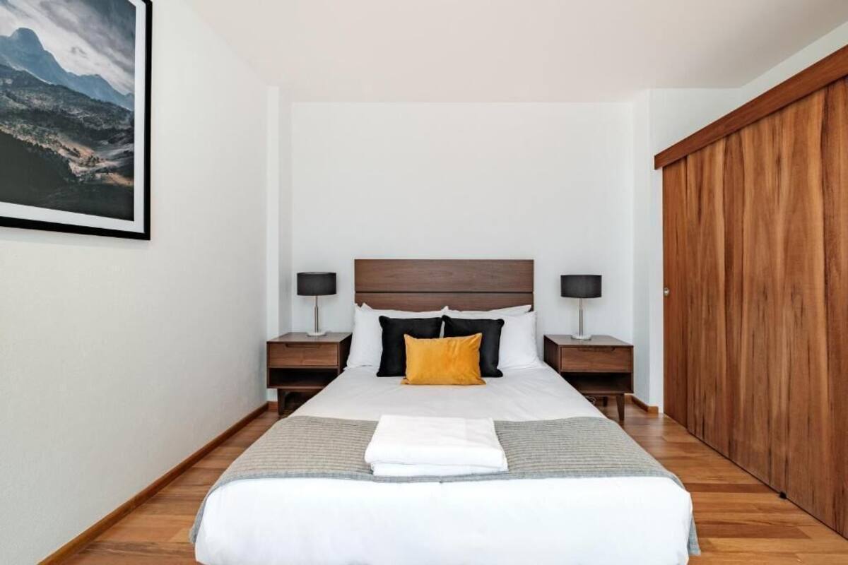 Departamento, balcón, vista a la ciudad | Cortinas blackout, tabla de planchar con plancha y wifi gratis
