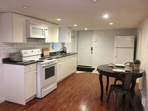 Private kitchen - Main Street, QE Park, Skytrain (Vancouver)