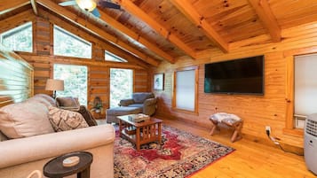 Chalet (3 Bedrooms) | Interior